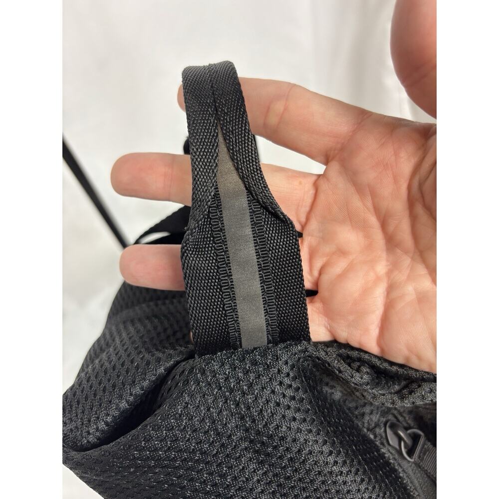 Lululemon Fast Track Convertible Bag Black Mesh Sling Shoulder Backpack Duffel - Picture 4 of 14
